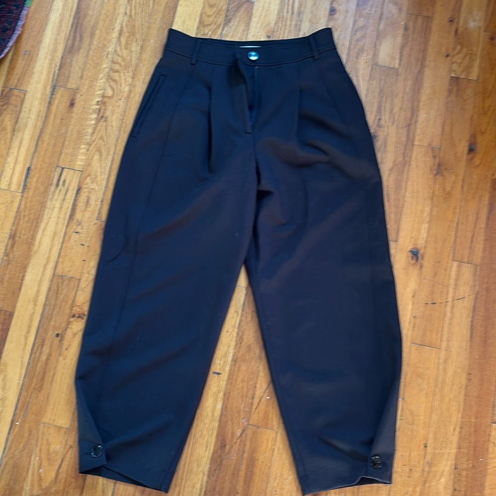 Zara black dress pants. Size small only worn once. Cute oversized fit.